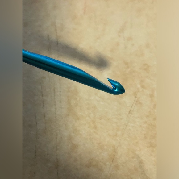 Susan Bates Inline Crochet Hook Set of 6 - Multicolor - Picture 3 of 3